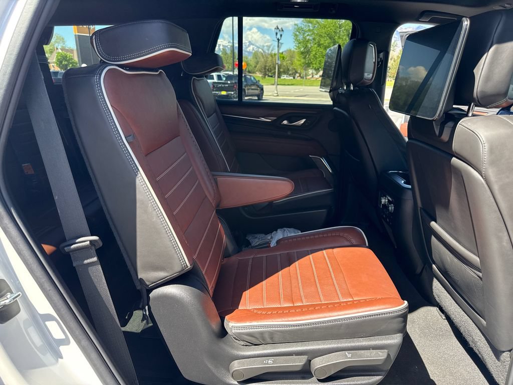 Used 2024 GMC Yukon Denali Ultimate AWD/4WD image 13