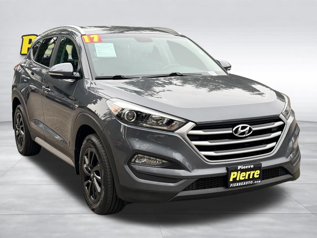 Used 2017 Hyundai Tucson SE Plus AWD/4WD image 2
