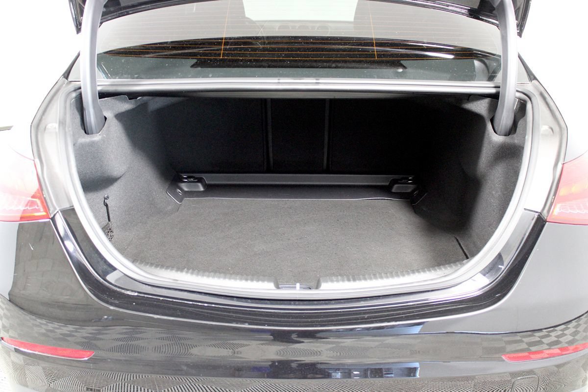 Used 2022 Mercedes-Benz C 300 Sedan image 32