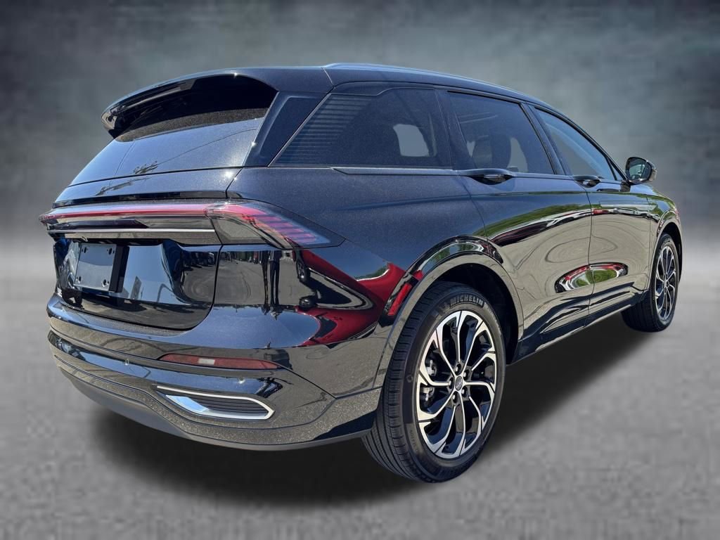 Used 2025 Lincoln Nautilus Reserve AWD/4WD image 6