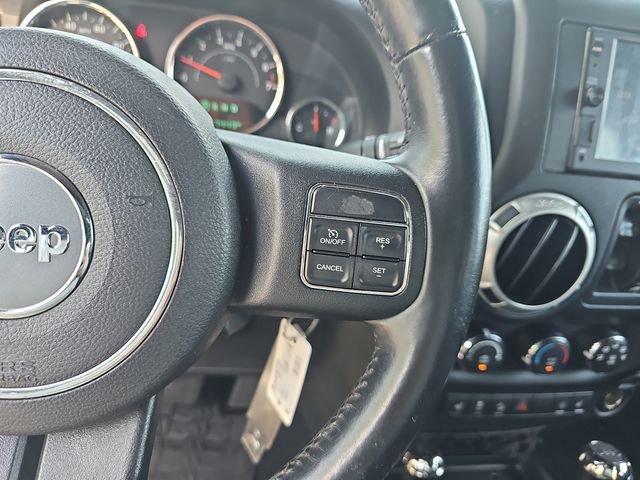 Used 2015 Jeep Wrangler Unlimited Sahara w/ Connectivity Group AWD/4WD image 20