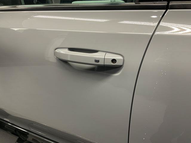 Used 2024 GMC Hummer EV 2X w/ LPO, Illumination Package AWD/4WD image 5