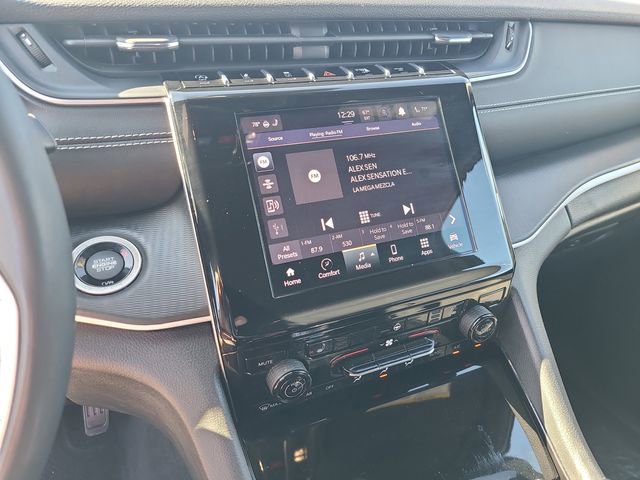 Used 2023 Jeep Grand Cherokee L Laredo image 25