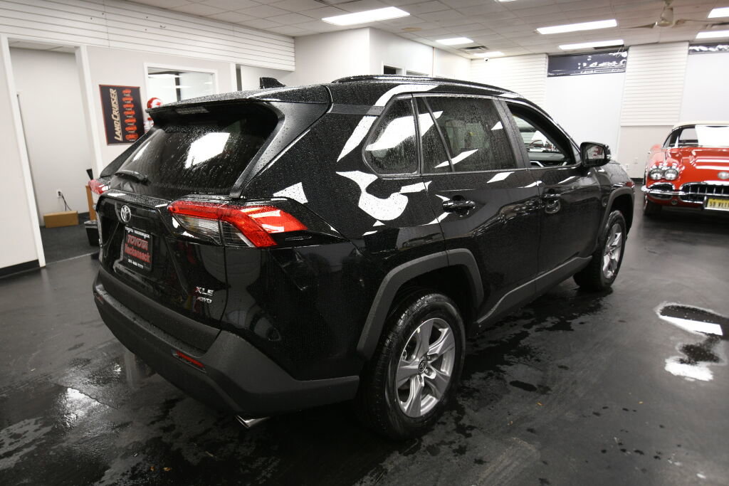 Used 2025 Toyota RAV4 XLE image 7