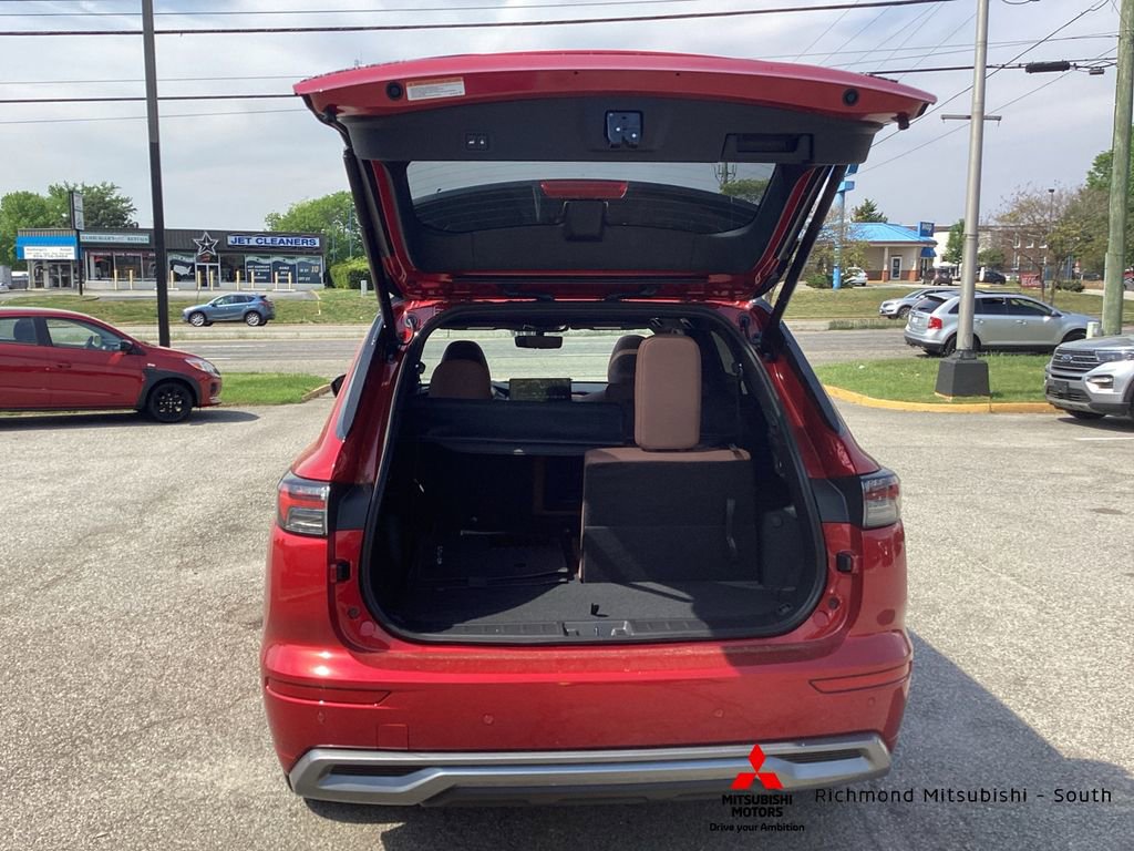 New 2025 Mitsubishi Outlander SEL image 16