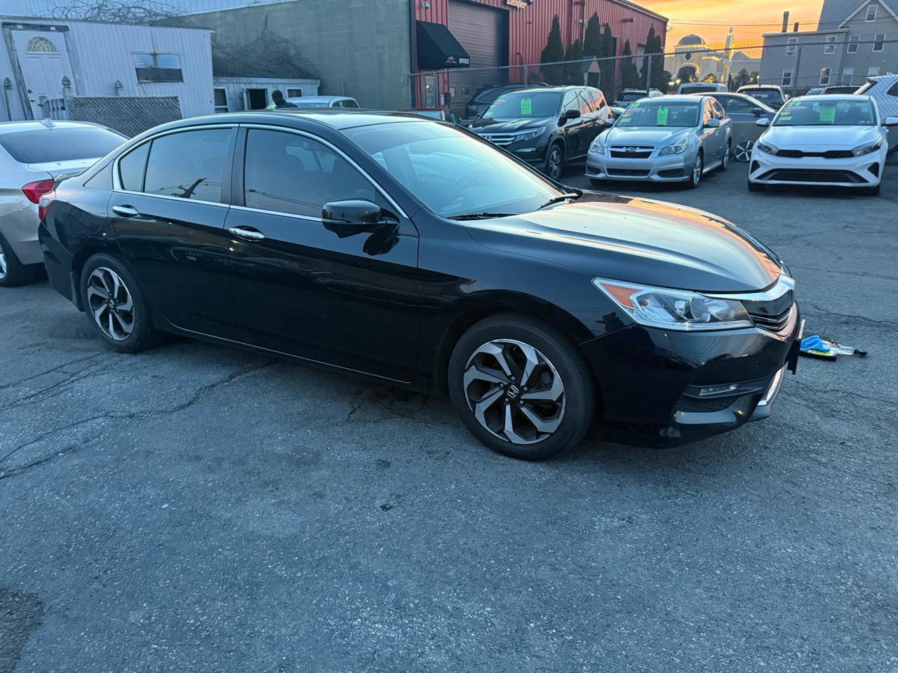 Used 2016 Honda Accord EX-L image 2