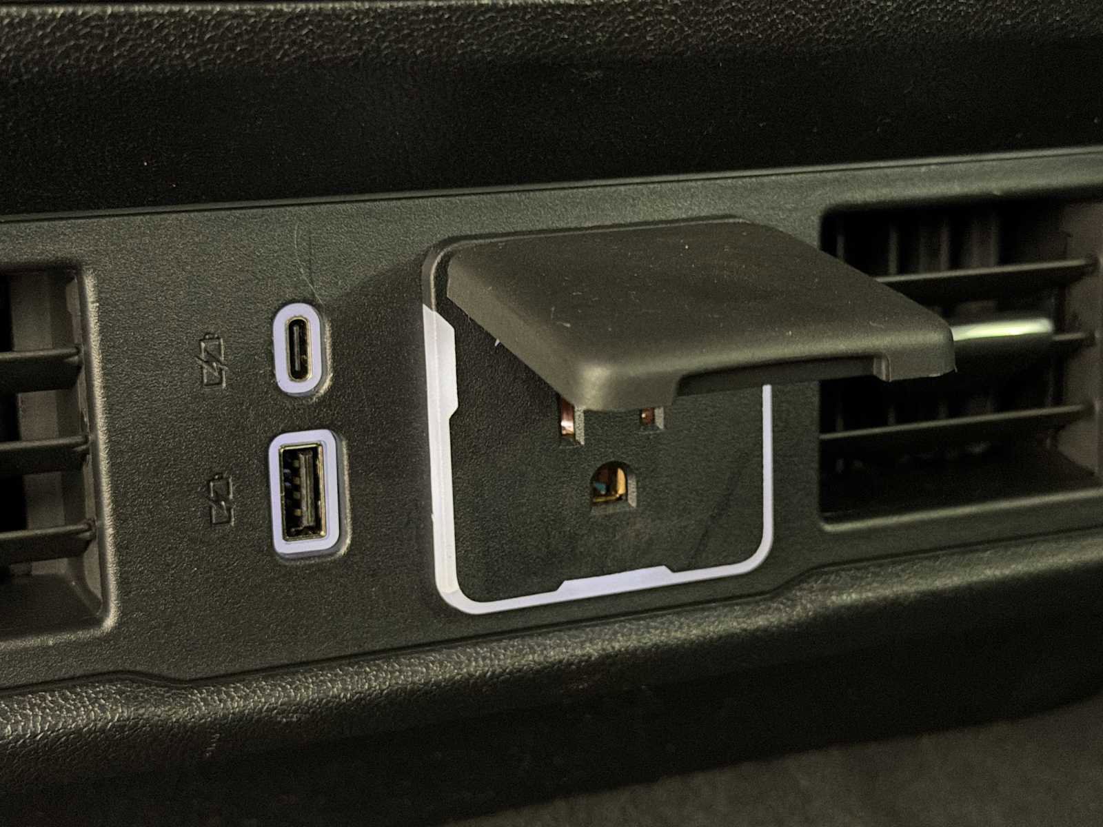 Used 2025 GMC Sierra 1500 SLT image 18