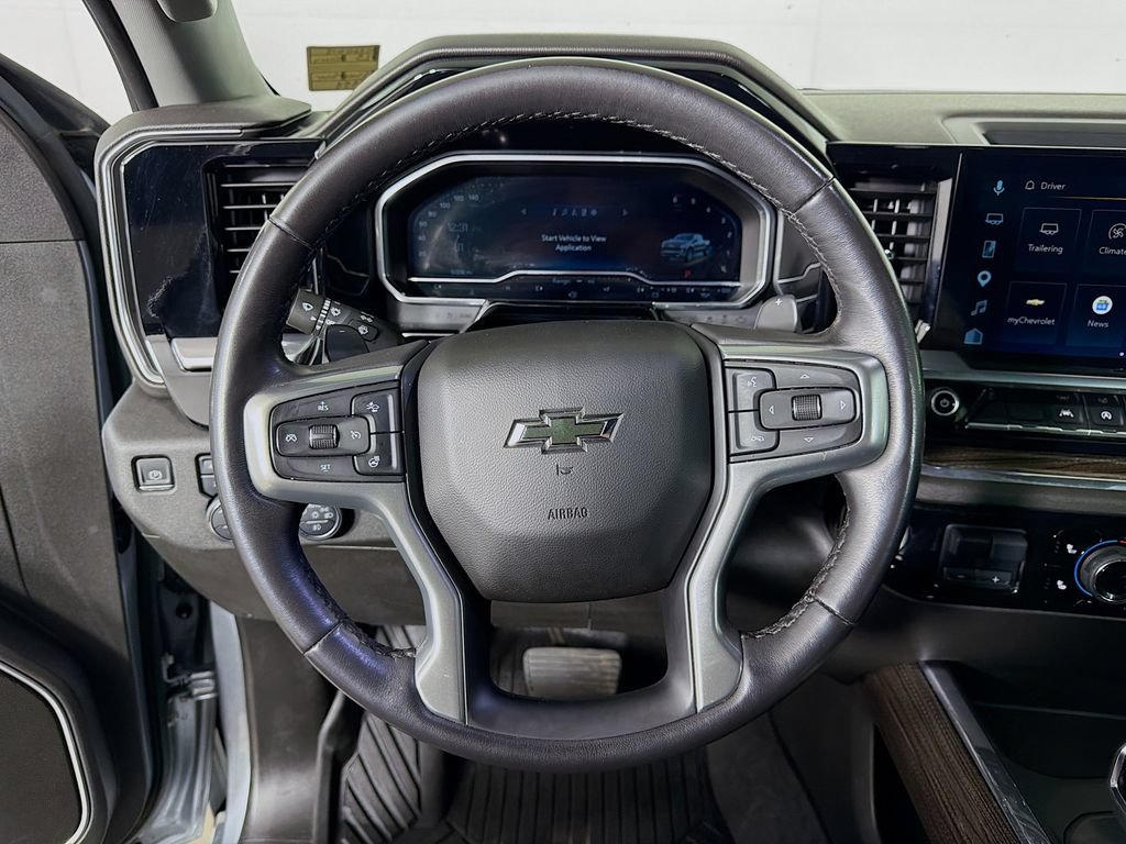 Used 2023 Chevrolet Silverado 1500 RST AWD/4WD image 13
