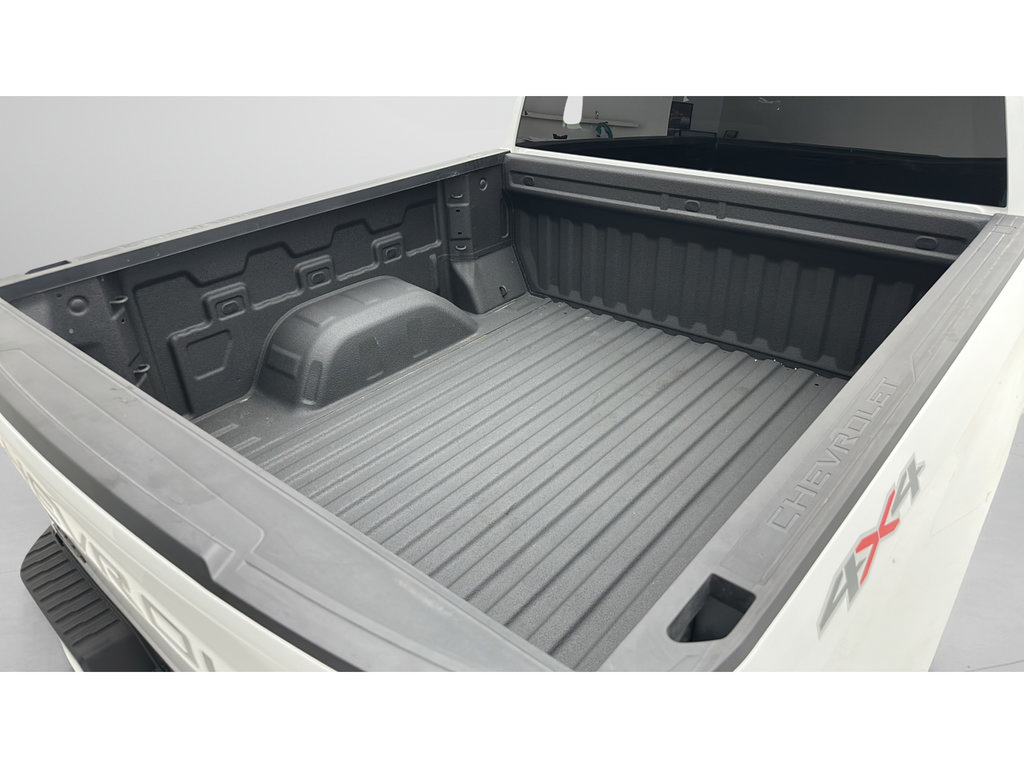 Used 2024 Chevrolet Silverado 1500 Custom w/ LPO, Dark Essentials Package AWD/4WD image 9