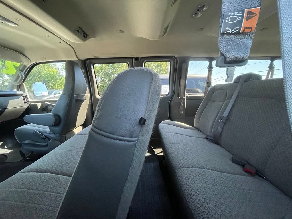 Used 2024 Chevrolet Express 3500 LS RWD image 5