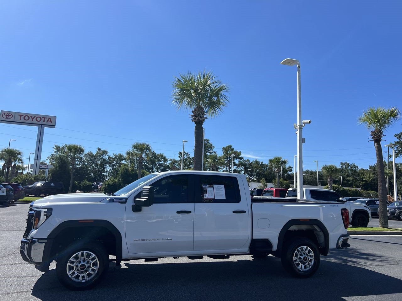 Used 2025 GMC Sierra 2500 Pro AWD/4WD image 7