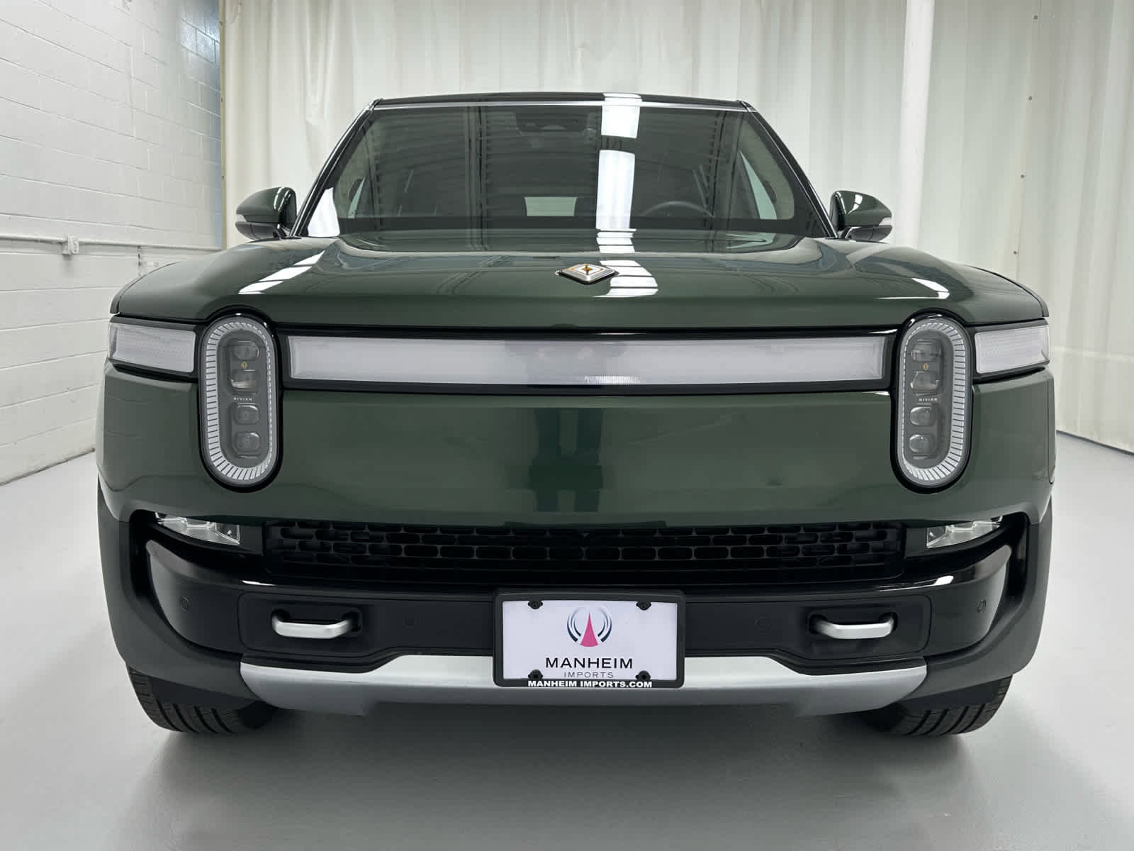 Used 2024 Rivian R1S Adventure image 5