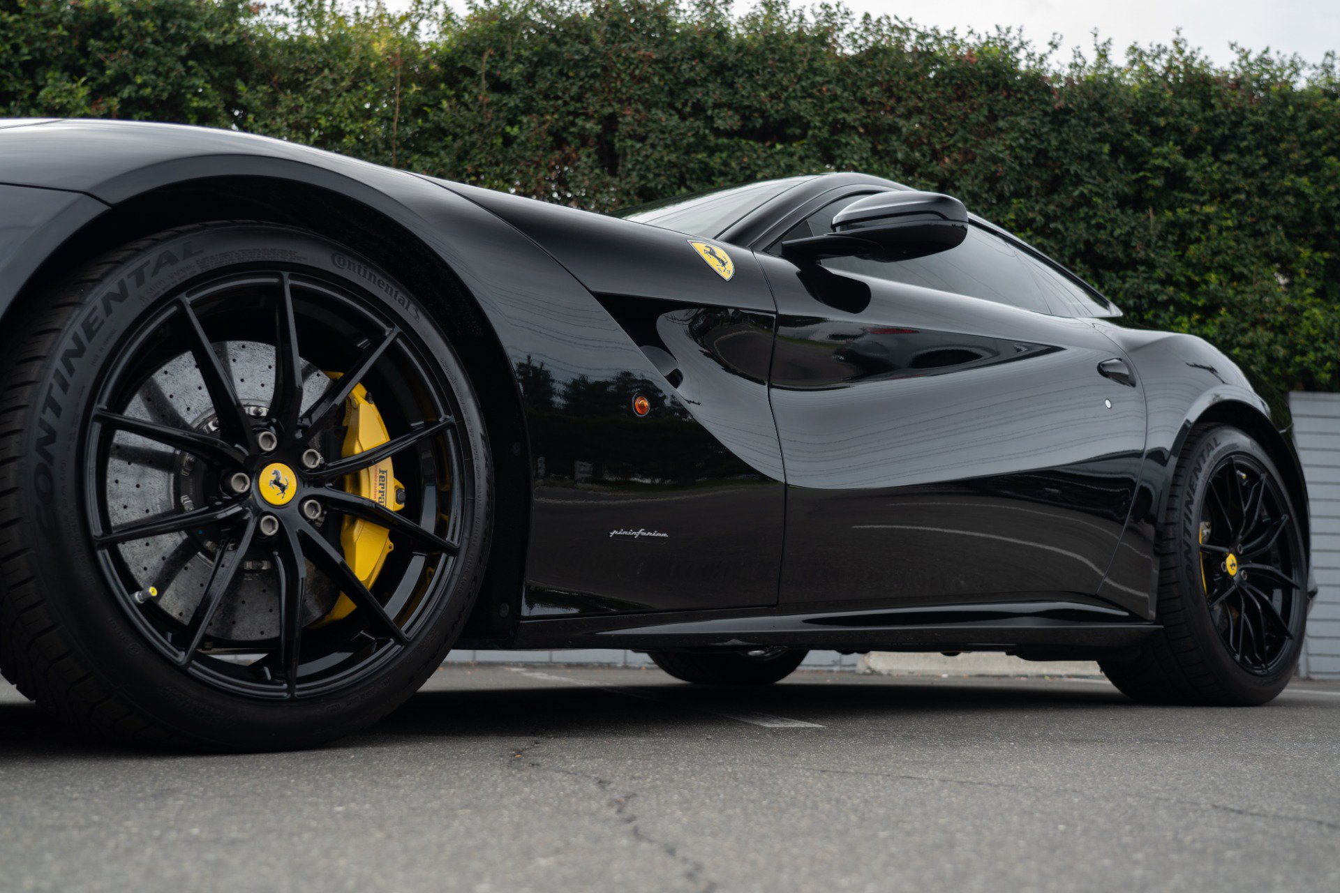 Used 2014 Ferrari F12 Berlinetta RWD image 23