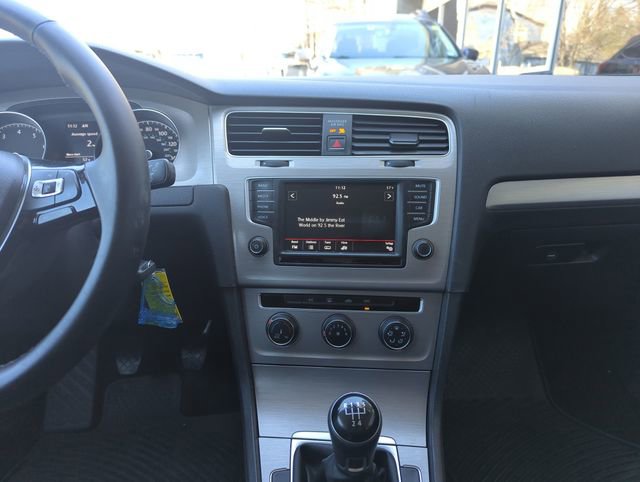 Used 2016 Volkswagen Golf S FWD image 21