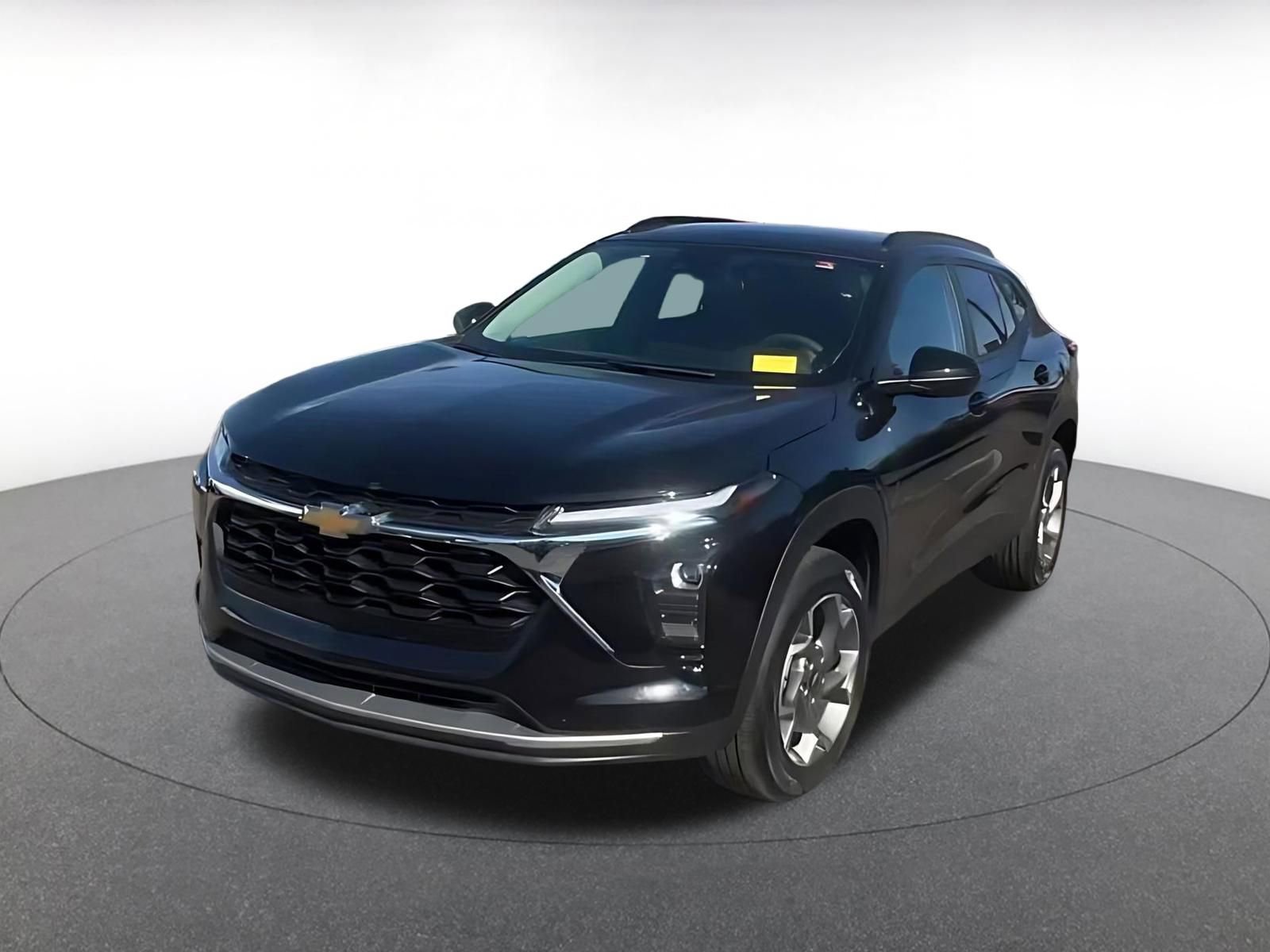Used 2025 Chevrolet Trax LT FWD image 7