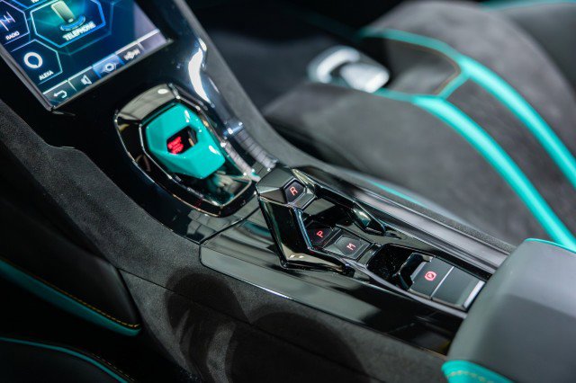 Used 2024 Lamborghini Huracan Tecnica image 31