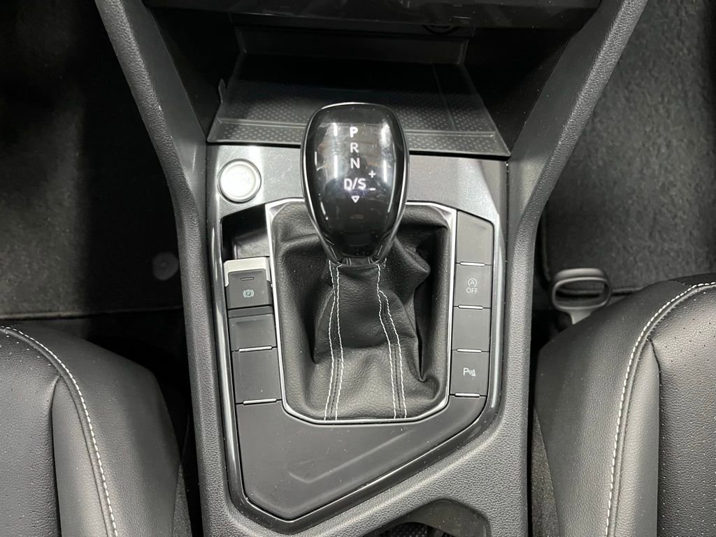 Certified 2024 Volkswagen Tiguan SE R-Line FWD image 16