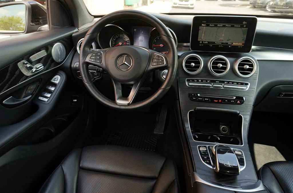 Used 2018 Mercedes-Benz GLC 300 4MATIC image 14