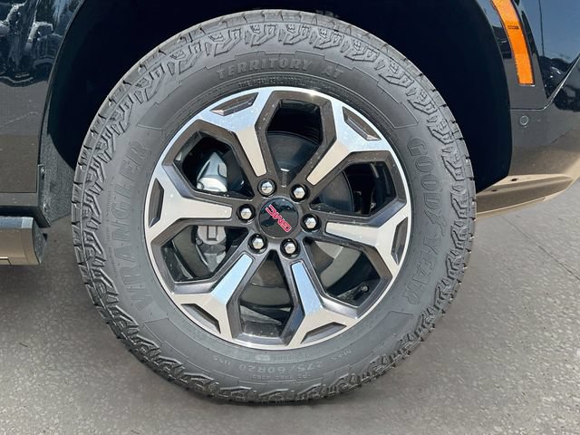 New 2026 GMC Yukon AT4 Ultimate w/ LPO, Floor Liner Package AWD/4WD image 19
