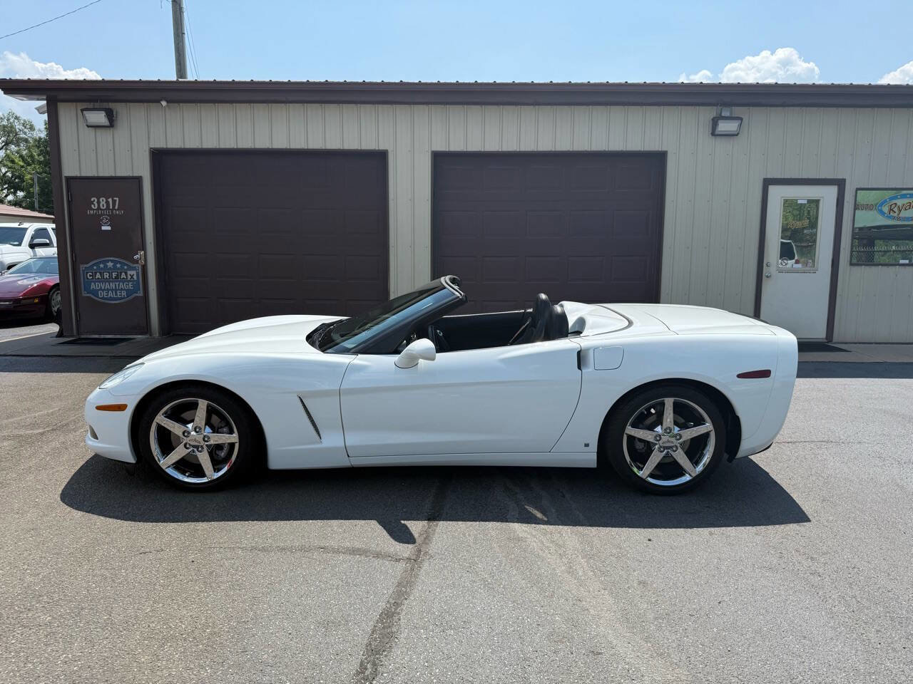 Used 2006 Chevrolet Corvette Convertible w/ Preferred Equipment Group image 9