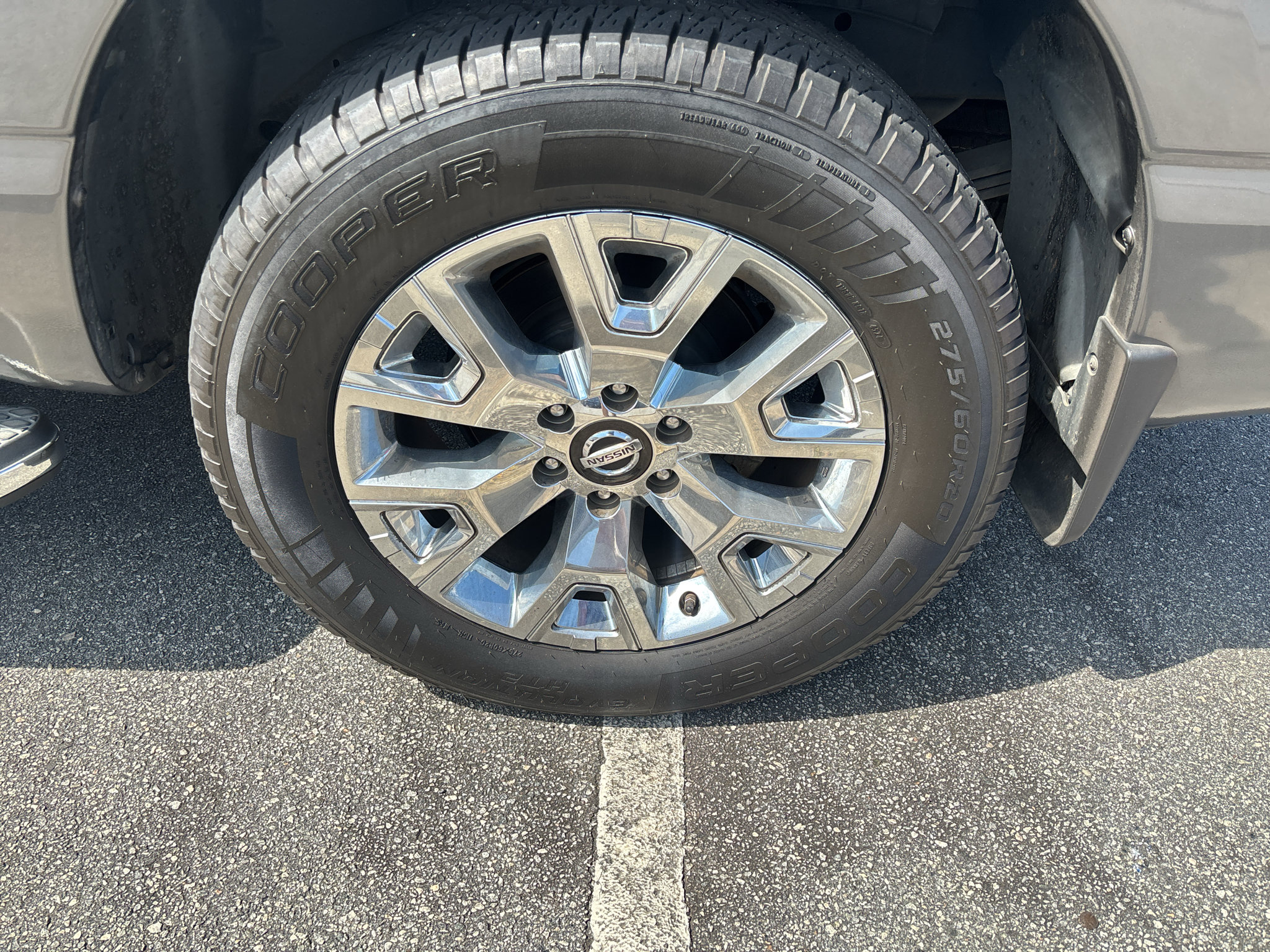 Used 2021 Nissan Titan SL w/ Moonroof Package RWD image 26