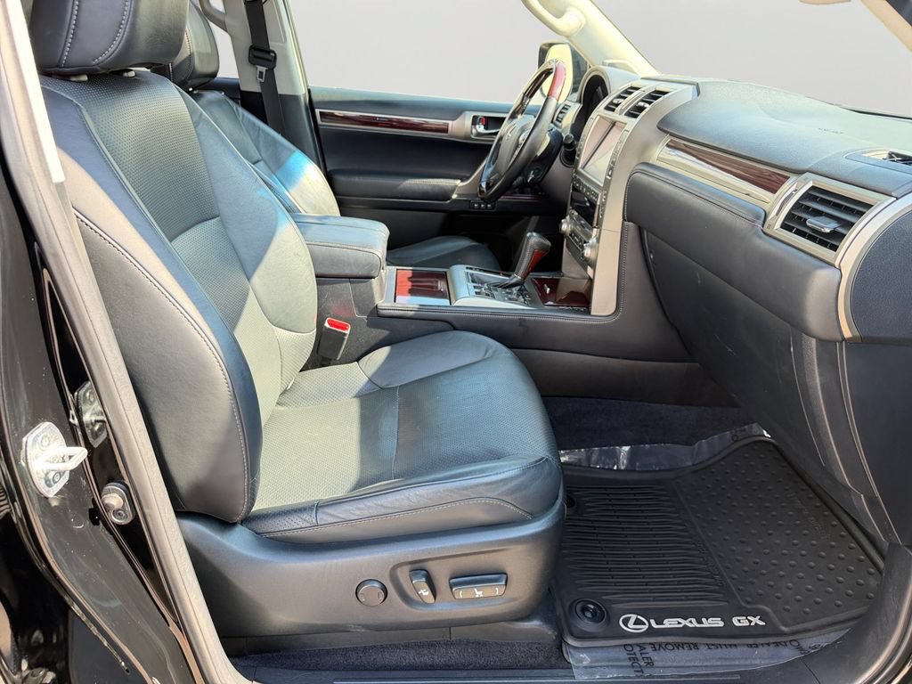 Used 2019 Lexus GX 460 Luxury AWD/4WD image 12