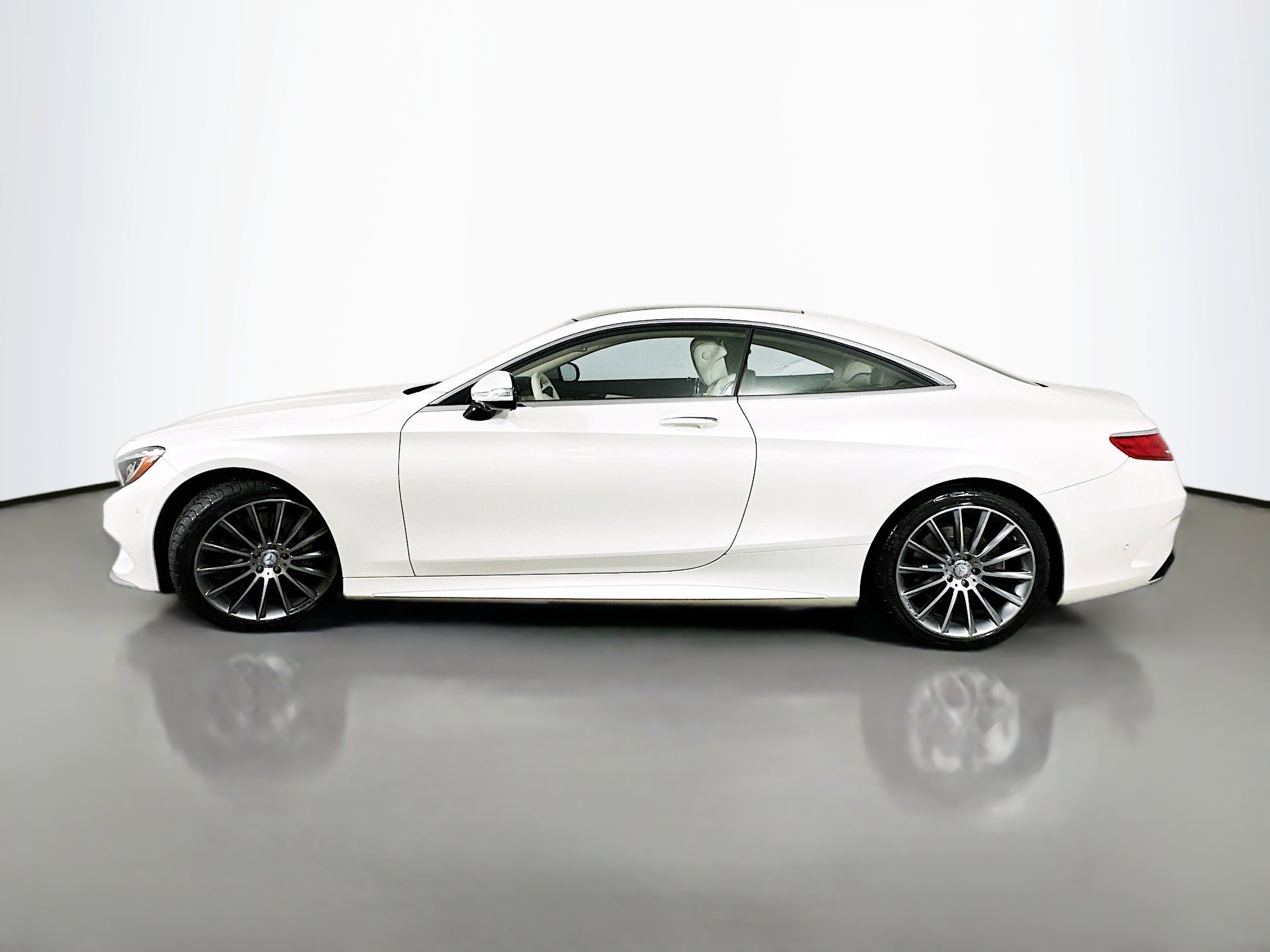 Used 2016 Mercedes-Benz S 550 4MATIC Coupe image 4