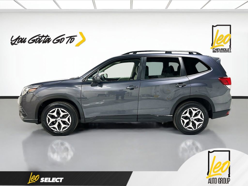 Used 2023 Subaru Forester Premium image 8