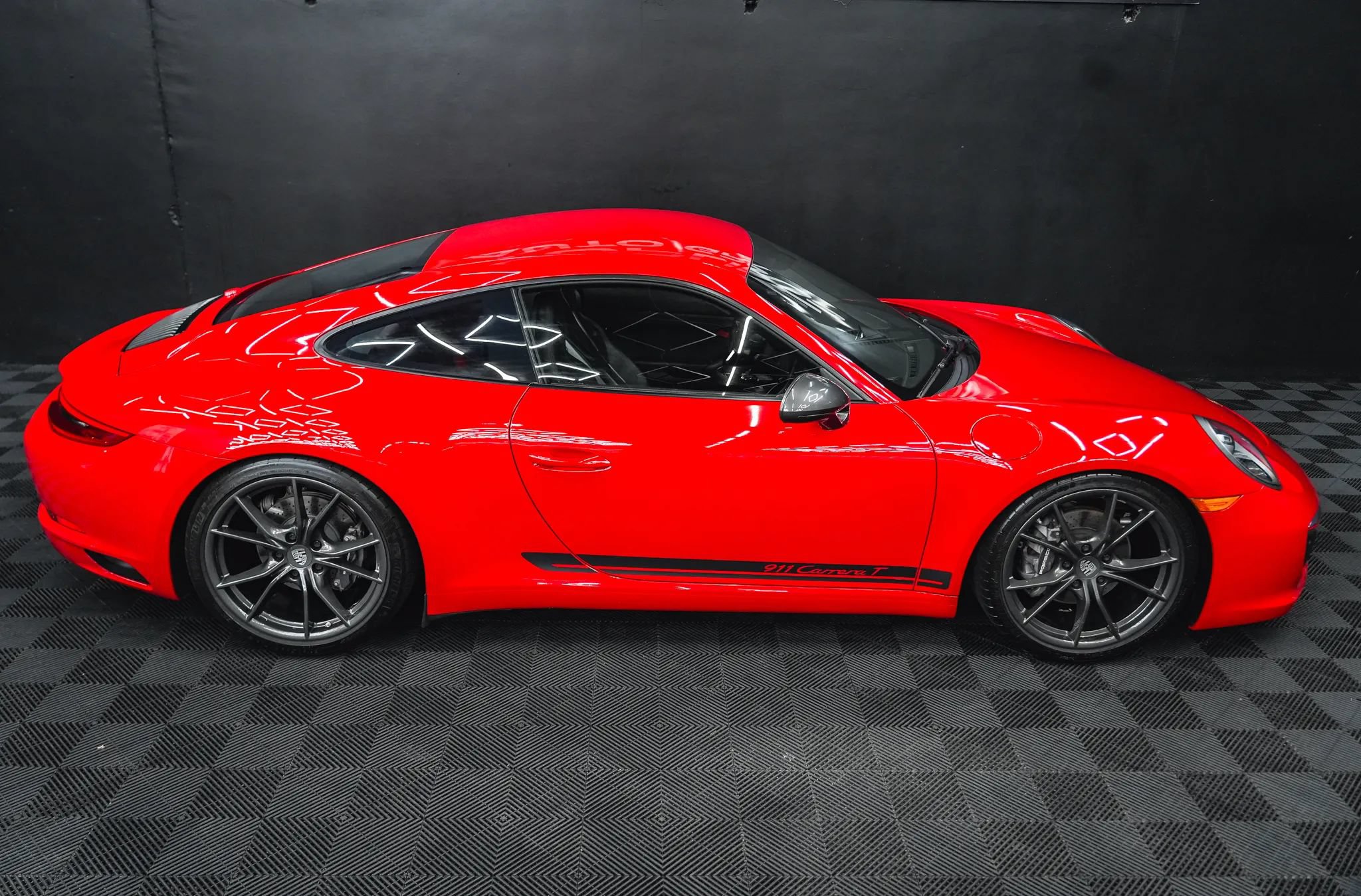 Used 2018 Porsche 911 Carrera T RWD image 17