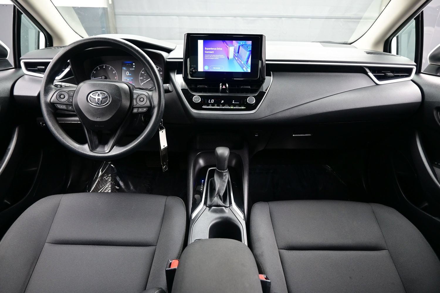 Used 2025 Toyota Corolla LE FWD image 16