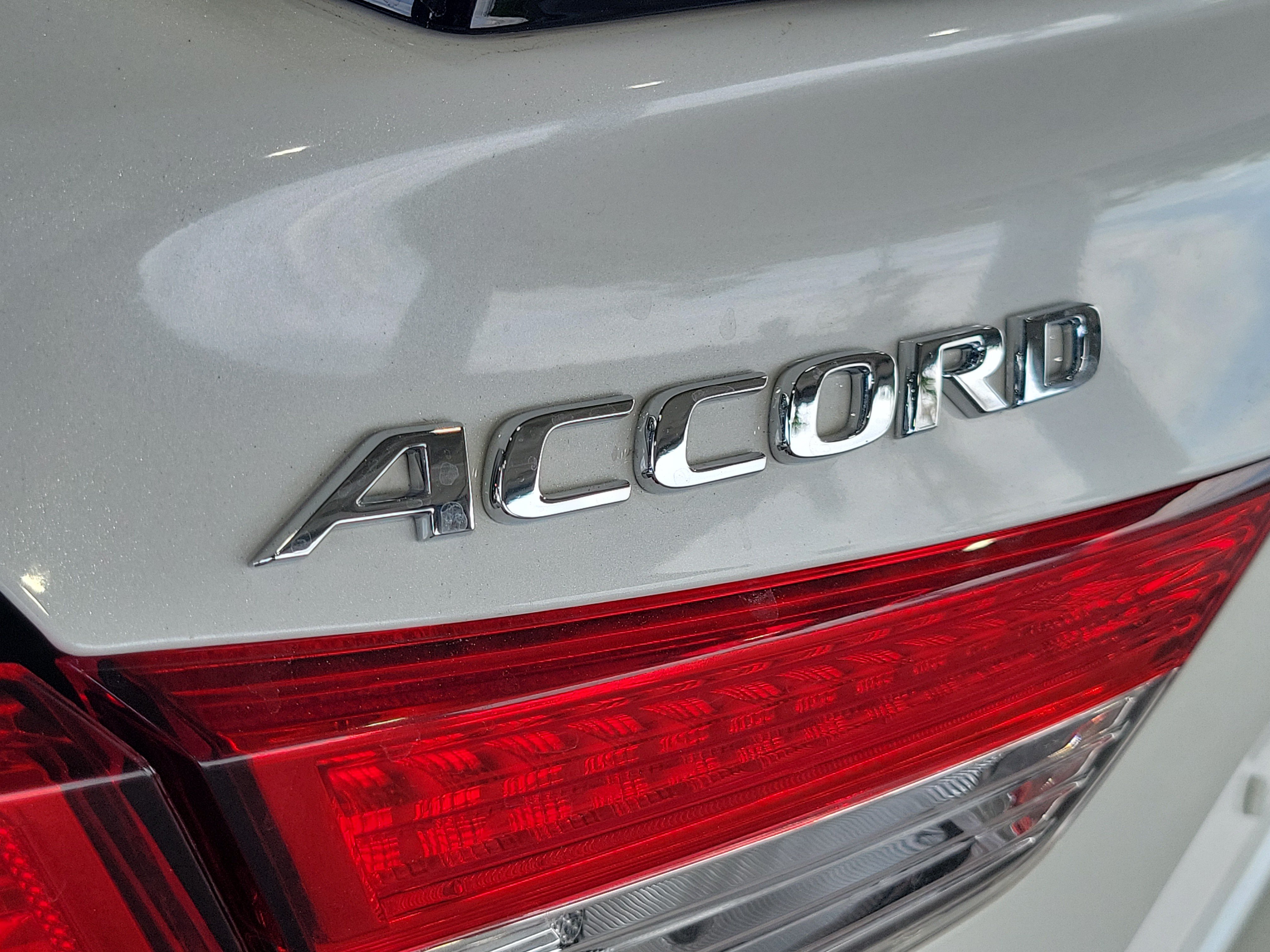 Used 2022 Honda Accord Sport image 7