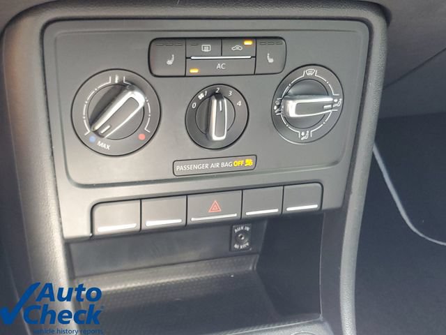 Used 2012 Volkswagen Beetle Turbo FWD image 19