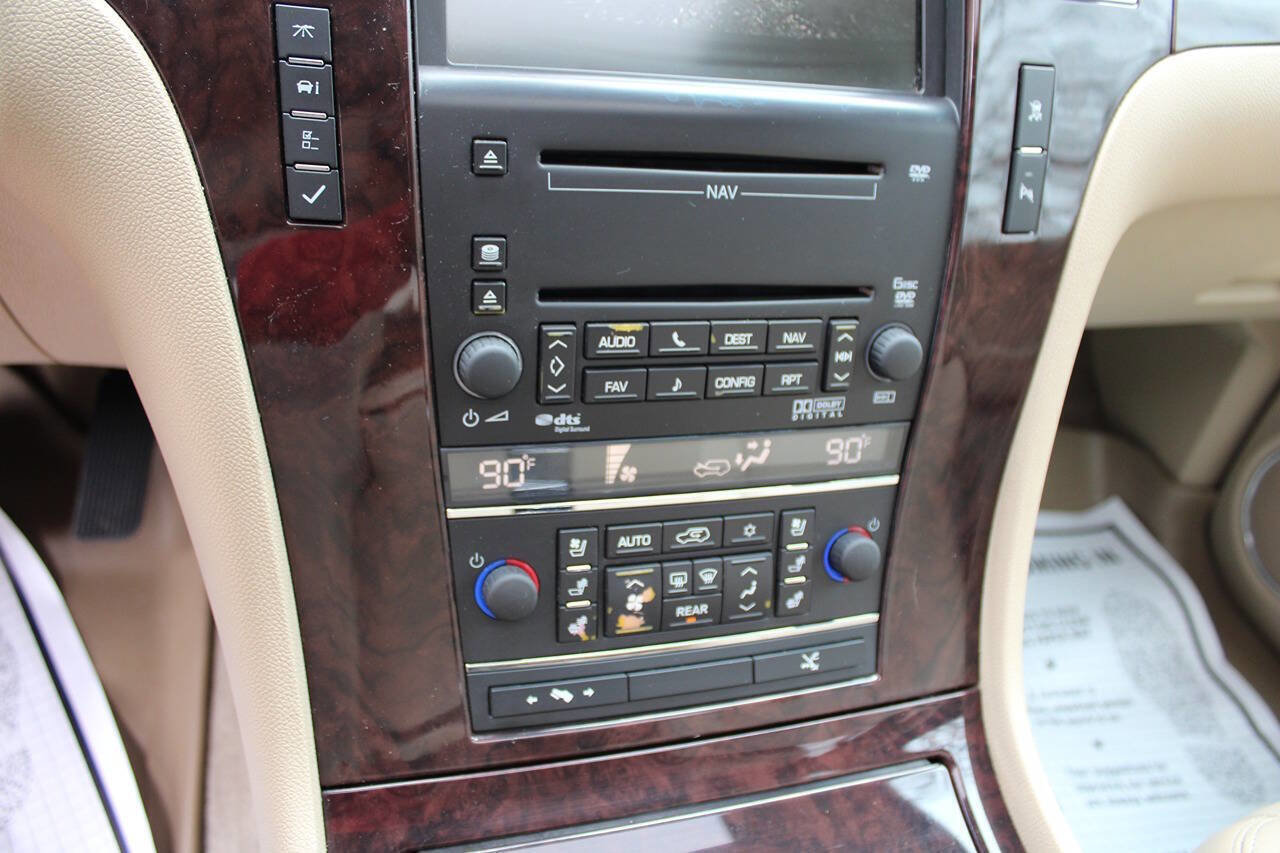 Used 2009 Cadillac Escalade AWD image 23