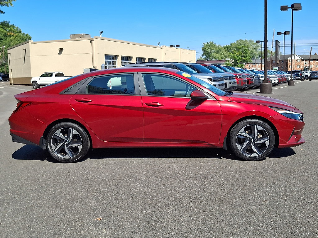 Used 2023 Hyundai Elantra SEL w/ Convenience Package FWD image 10