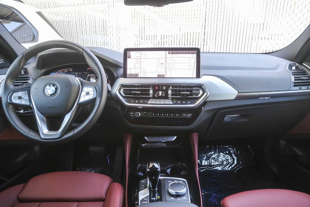 Certified 2025 BMW X4 xDrive30i w/ Convenience Package AWD/4WD image 9