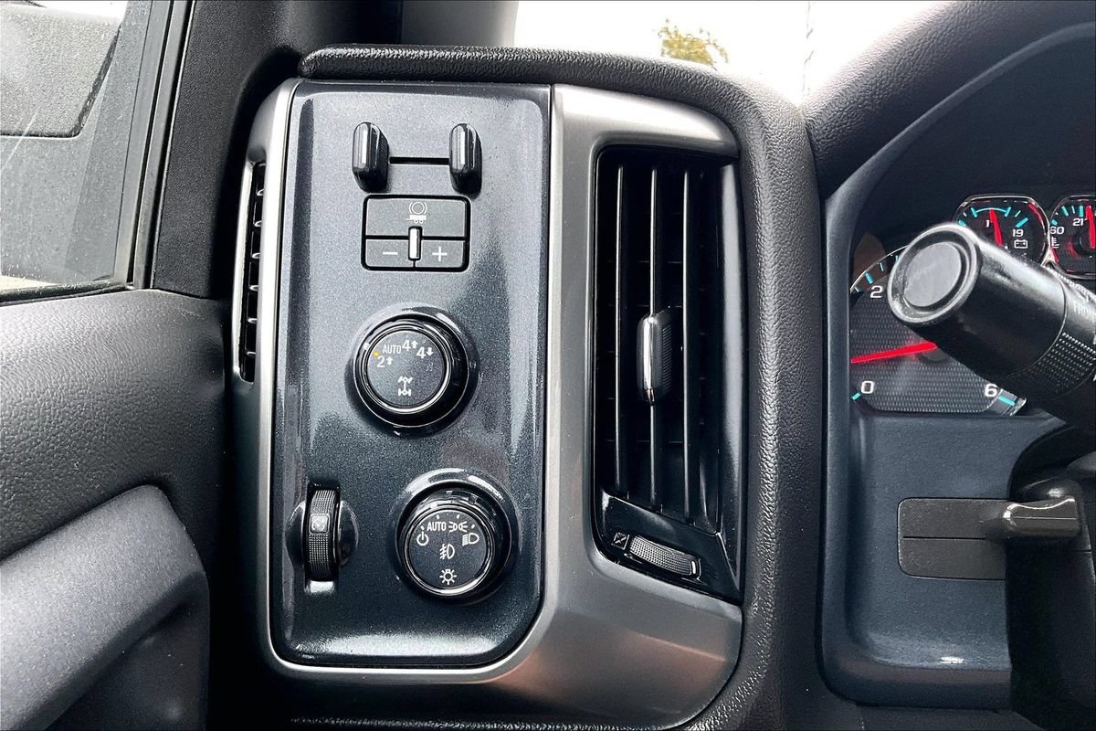 Used 2019 Chevrolet Silverado 1500 LT w/ All Star Edition AWD/4WD image 29