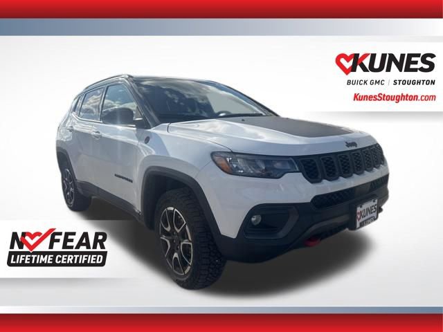 Used 2025 Jeep Compass Trailhawk AWD/4WD image 1