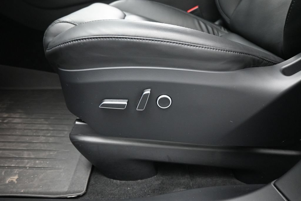 Used 2023 Tesla Model X AWD/4WD image 9