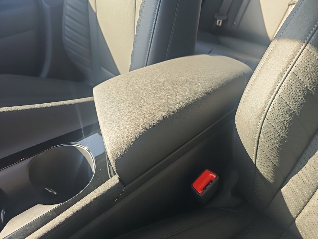 New 2026 Hyundai Elantra Limited FWD image 24