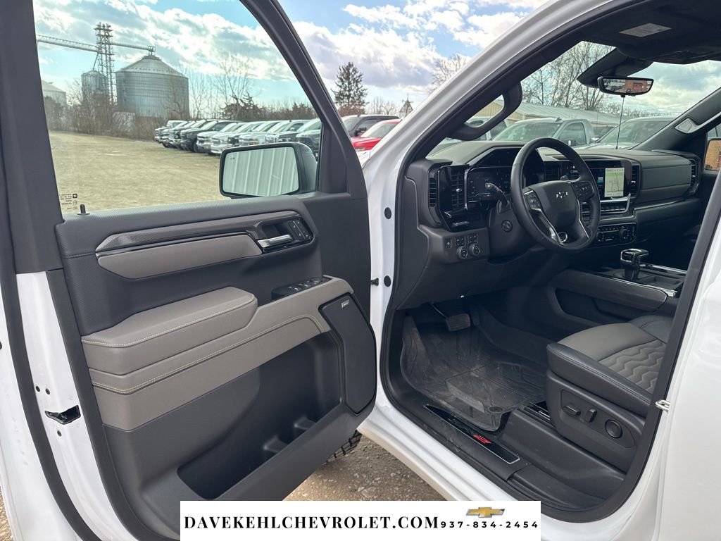 Used 2025 Chevrolet Silverado 1500 ZR2 w/ Technology Package image 16