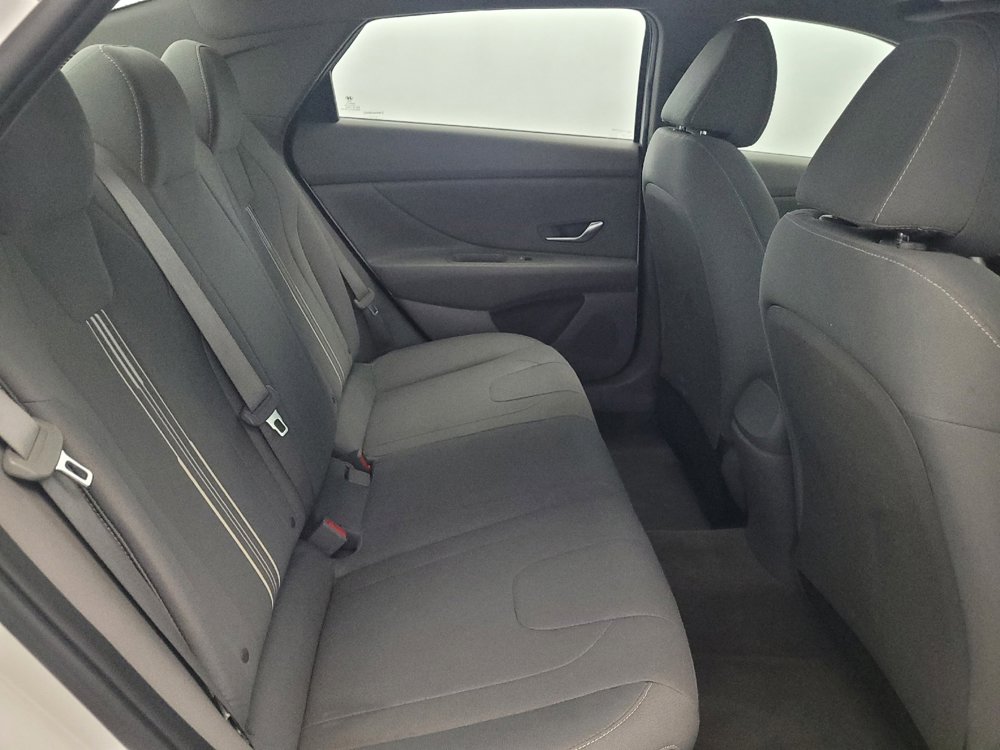 Used 2023 Hyundai Elantra SEL FWD image 19