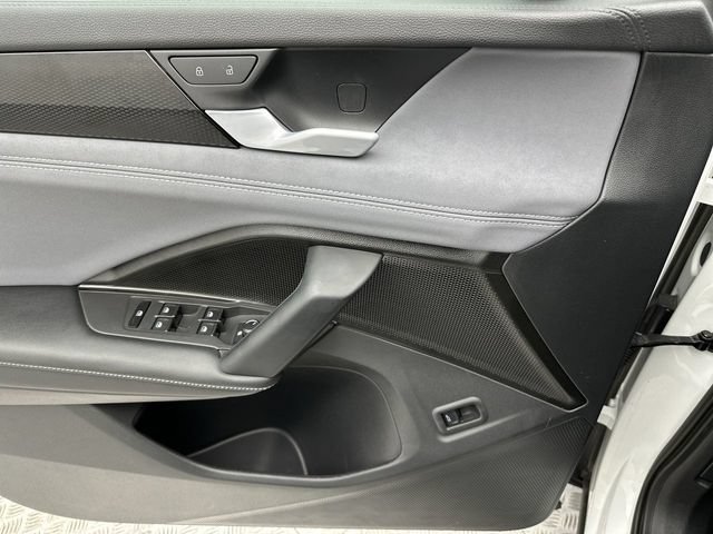 Certified 2025 Volkswagen Tiguan SE AWD/4WD image 14