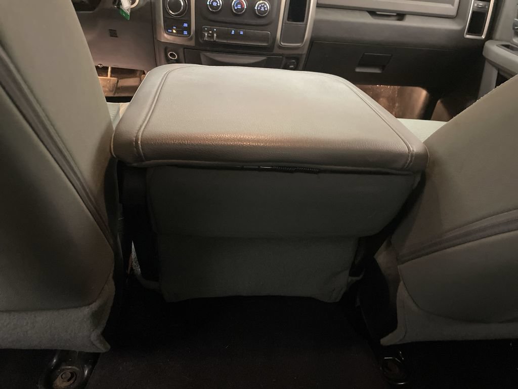 Used 2015 RAM 1500 Classic SLT AWD/4WD image 13
