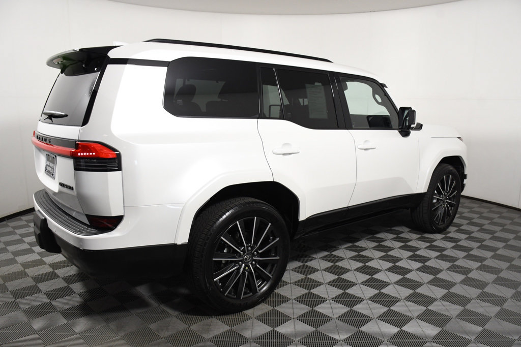 Used 2025 Lexus GX 550 w/ Cold Area Package AWD/4WD image 7