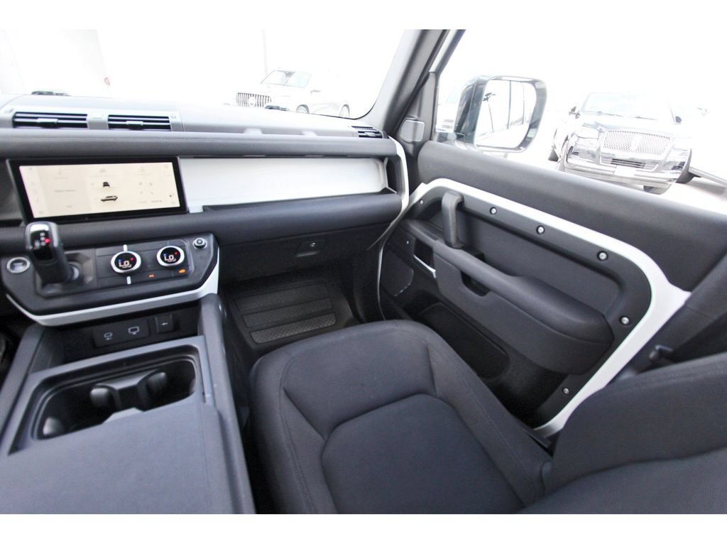 Used 2023 Land Rover Defender 110 AWD/4WD image 10