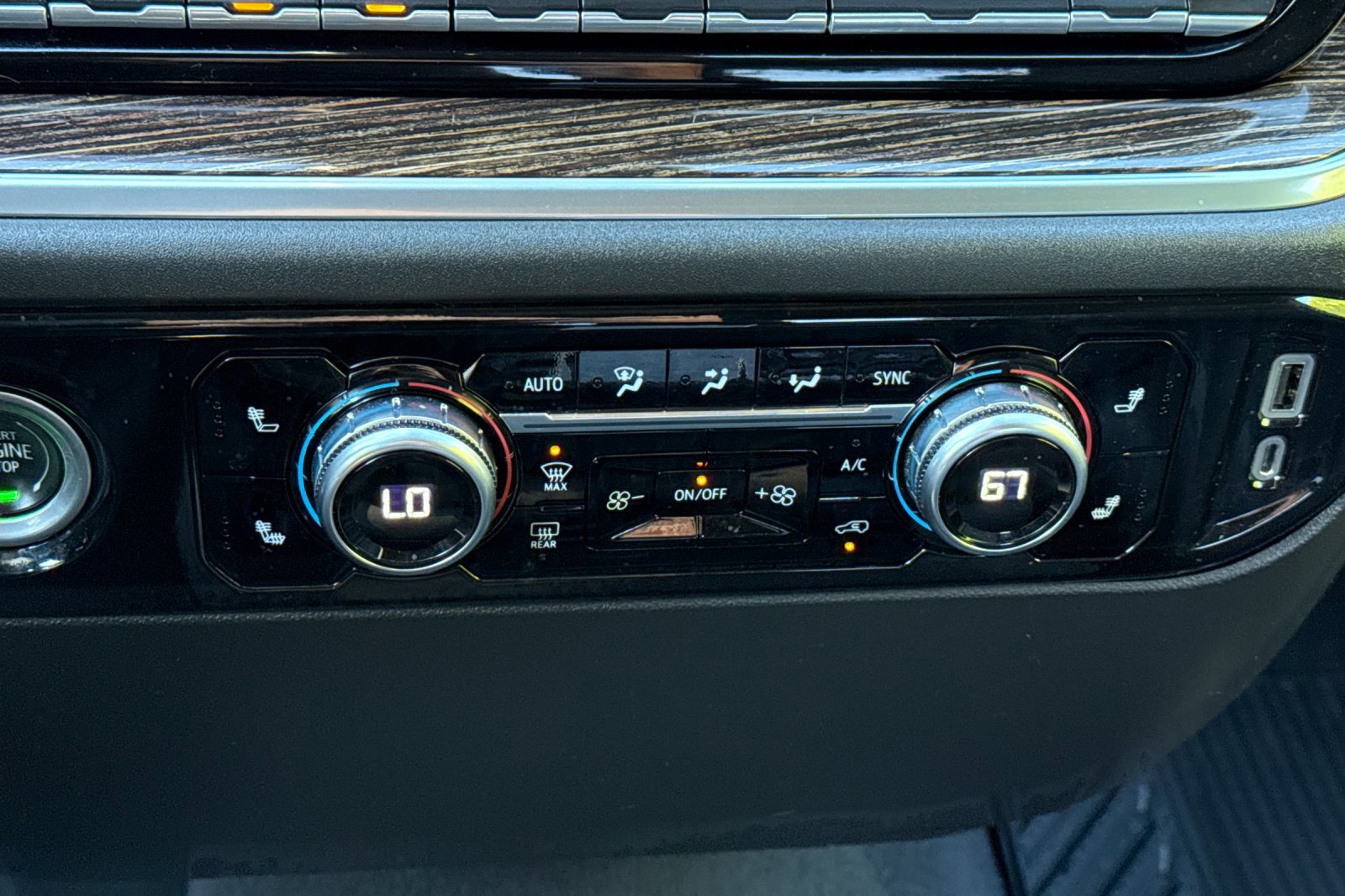 Used 2022 GMC Sierra 1500 SLE image 25