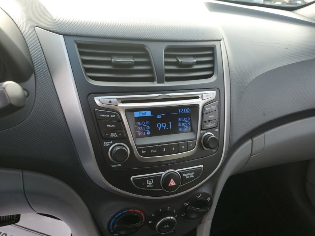 Used 2016 Hyundai Accent SE image 17