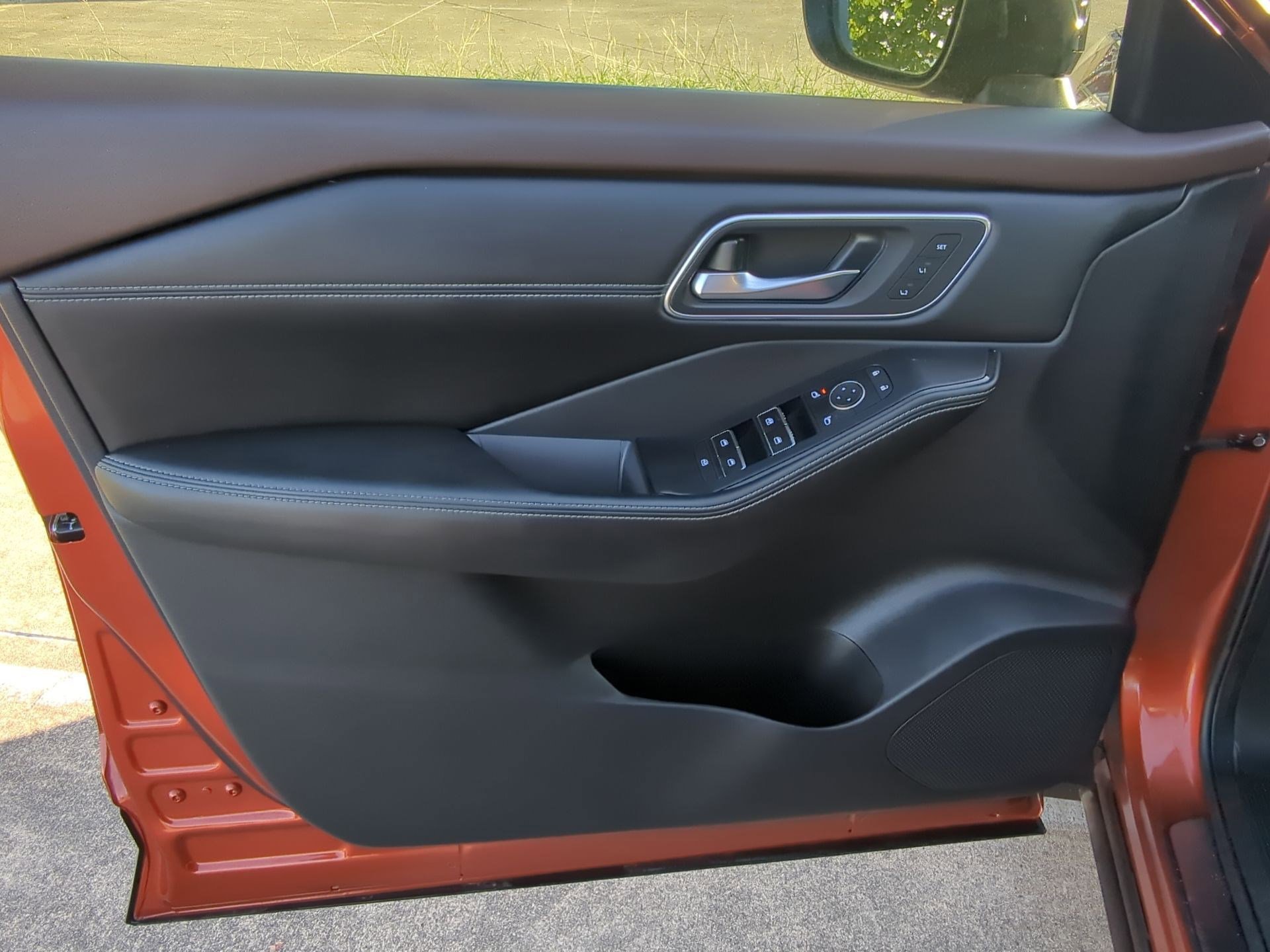 Used 2022 Nissan Rogue Platinum w/ Head-Up Display Package image 13