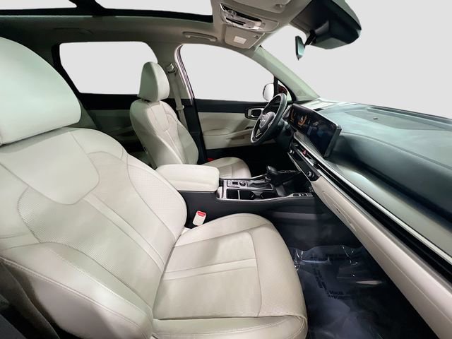 Certified 2024 Kia Sorento S w/ Panoramic Sunroof Package image 30