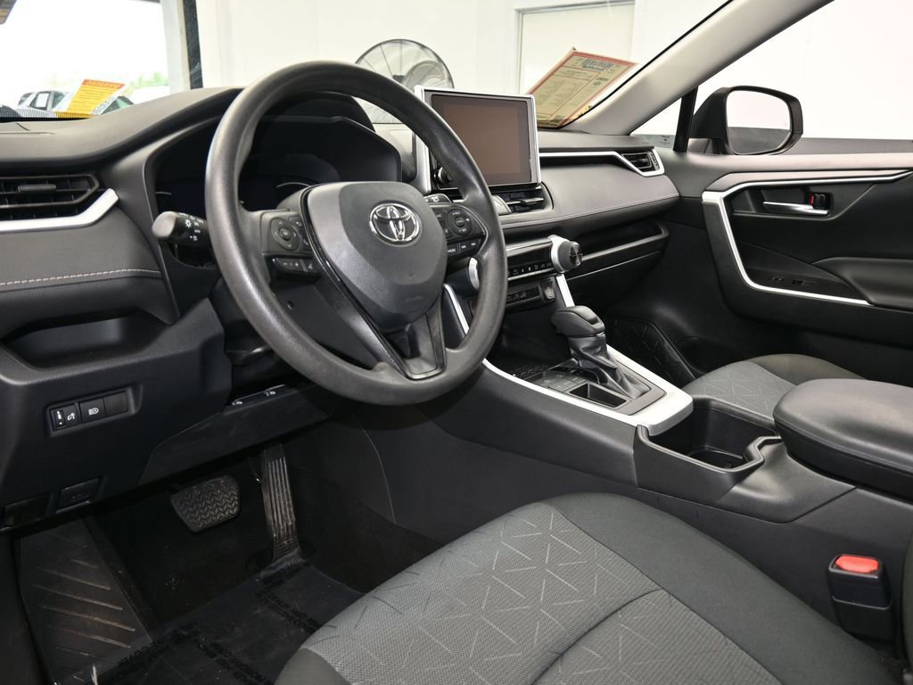 Used 2023 Toyota RAV4 XLE image 13
